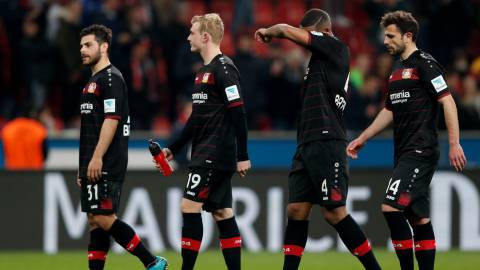 Los dirigidos por Korkut fueron vapuleados por el Schalke 04 4-1 y comienzan a alejarse de puestos europeos y acercarse a descenso.
