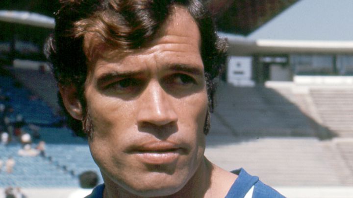 Redes Sociales Lamentan Muerte Del Halcon Pena As Mexico Huir de la ciudad llevando la ciudad a cuestas y oír perros ladrar en el silencio de imágenes verdes querer salir de uno mismo ver crecer o querer verse. redes sociales lamentan muerte del